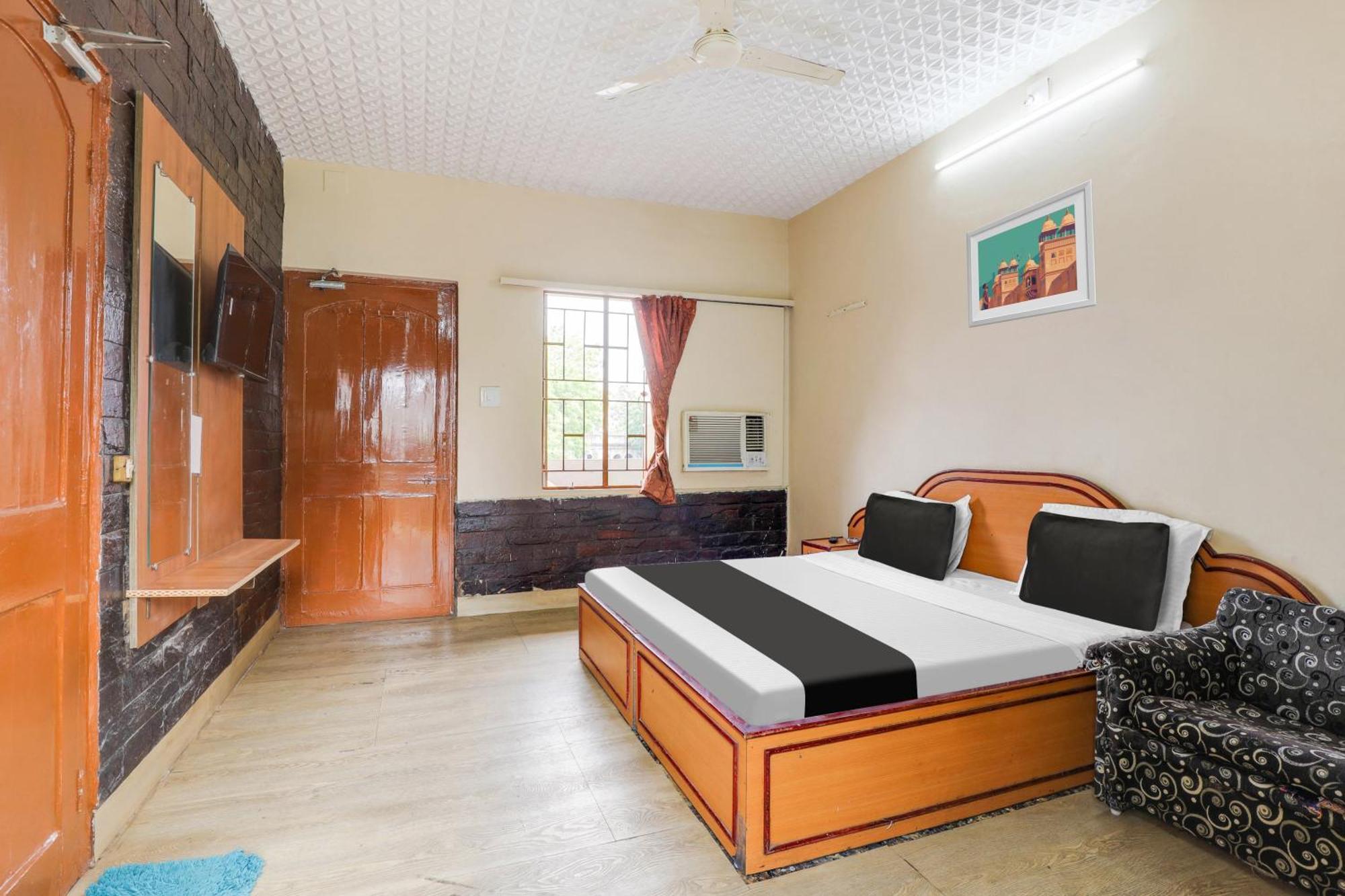 Hotel O Ellis Ahmedabad Exterior foto