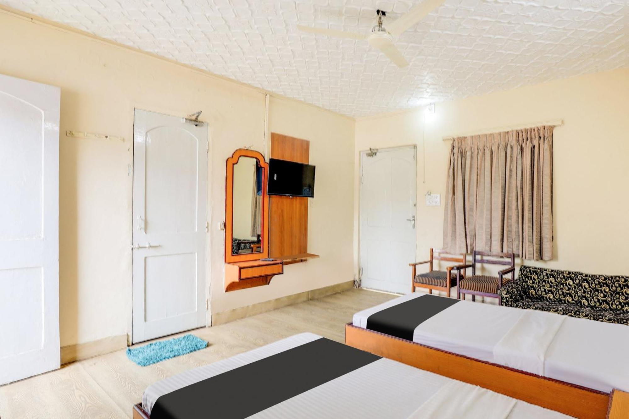 Hotel O Ellis Ahmedabad Exterior foto