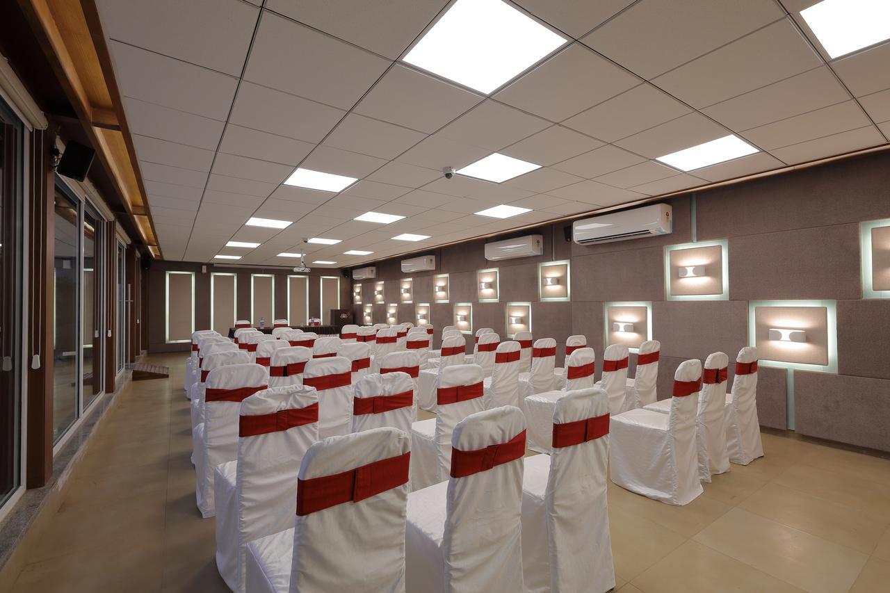 Hotel O Ellis Ahmedabad Exterior foto